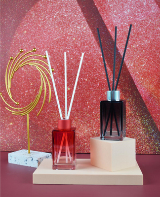 Guter Preis Leere 100ml Quadratische Reed Diffuser Glasflasche in Schrägfarbe mit Aluminium-Schraubkappe Online